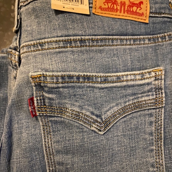 Levi’s VINTAGE CLASSIC BOOTCUT WOMEN'S JEANS size 10 W30 L32 - Picture 3 of 5